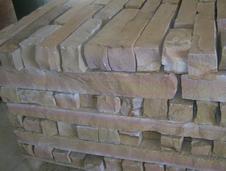 Chestnut Stone Lawn Edging